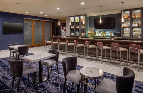 Gaithersburg Hotel | Pet-Friendly DoubleTree by Hilton Gaithersburg – Top Rated Stay