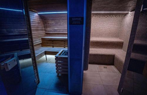 Wroclaw City Center Hotel | Experience DoubleTree by Hilton Wroclaw: 5-Star Comfort & Spa