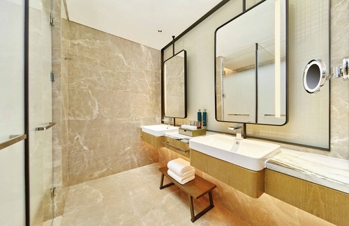 Yucheng District Hotel | Relax at DoubleTree by Hilton Ya'An with Pool & Dining