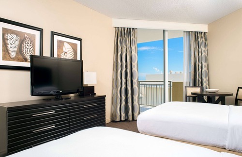 Sunny Isles Beach Resort | Relaxing Ocean View Retreat at DoubleTree Resort & Spa