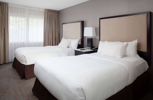 Miamisburg Hotel | Inviting DoubleTree Suites by Hilton Dayton - Miamisburg