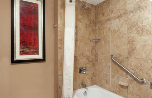 Miamisburg Hotel | Inviting DoubleTree Suites by Hilton Dayton - Miamisburg