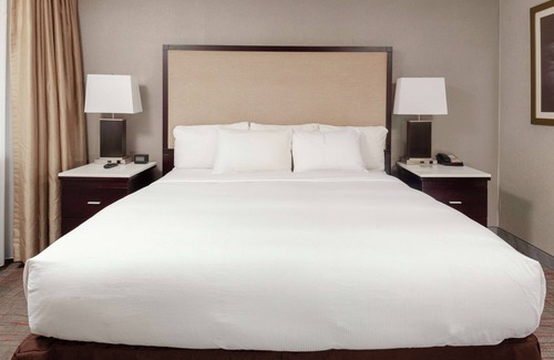 Miamisburg Hotel | Inviting DoubleTree Suites by Hilton Dayton - Miamisburg