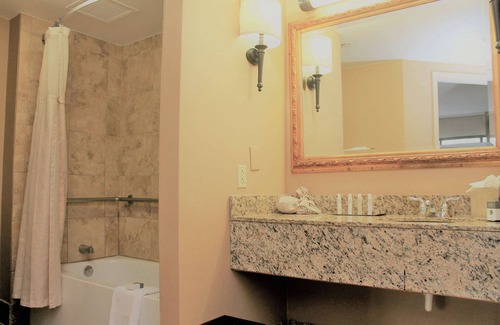 Miamisburg Hotel | Inviting DoubleTree Suites by Hilton Dayton - Miamisburg