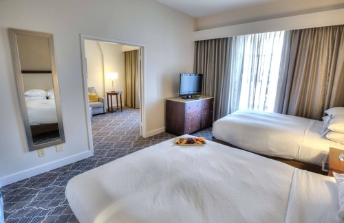 Atlanta Hotel | Inviting Doubletree Suites by Hilton at The Battery Atlanta
