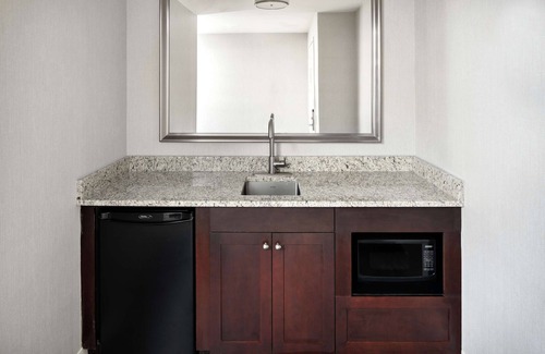 Barclay Downs Hotel | Discover DoubleTree Suites by Hilton Charlotte - SouthPark