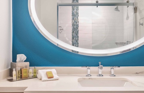 North Naples Hotel | Relax at DoubleTree Suites by Hilton Naples with Pool & Spa