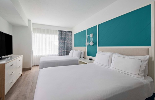 North Naples Hotel | Relax at DoubleTree Suites by Hilton Naples with Pool & Spa