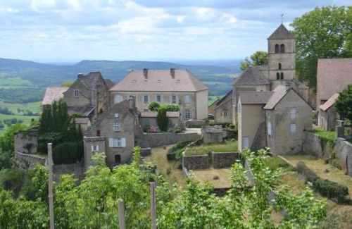 Vaux-les-Saint-Claude Bed & Breakfast | Pet-Friendly Douce Vallee with Oceanfront Views