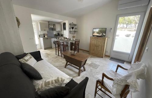 Fox-Amphoux House | Relax at Douceur d'Olive: 9/10 Rated Gite with Pool
