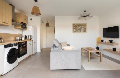 Jonage Apartment | Urban Retreat Near Groupama Stadium & Lyon Airport - 10/10!