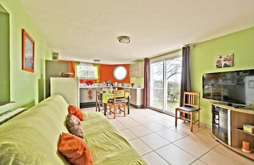Les Ollieres-sur-Eyrieux Apartment | Serene Douceur Di'vignes: Poolside Retreat for Families