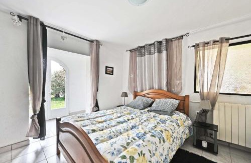 Les Ollieres-sur-Eyrieux Apartment | Serene Douceur Di'vignes: Poolside Retreat for Families