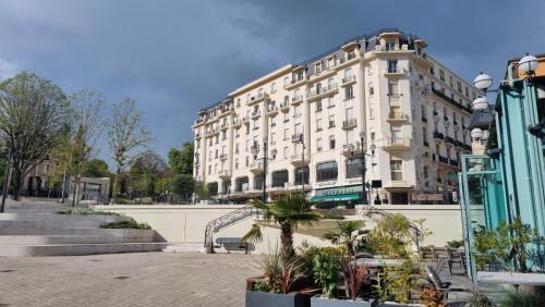Chatel-Guyon Apartment | Experience Comfort at Douceur Pastel – Pet Friendly Stay
