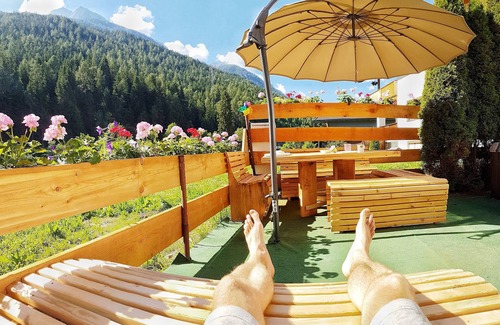 Medraz Ski Chalet | Doug's Mountain Getaway: Exclusive Mega Chalet Retreat