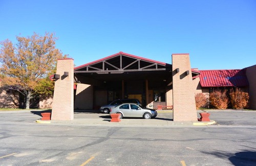 Douglas Hotel | Relax at Douglas Inn and Conference Center with Ocean Views