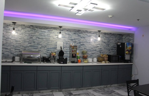 Cleveland Hotel | Cozy Douglas Inn And Suites: Family-Friendly & Eco-Conscious