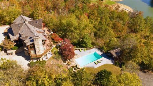 Sevierville House | Relax at Douglas Lake Lodge in the Scenic Smoky Mountains