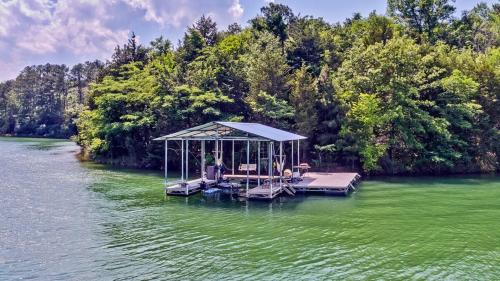 Sevierville House | Relax at Douglas Lake Lodge in the Scenic Smoky Mountains