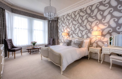 Kilmun House | Top-Rated Douglas Park Guest House with Breakfast Included