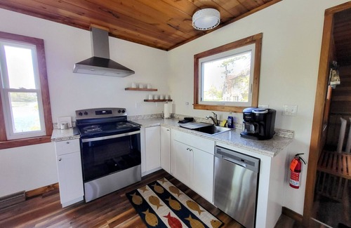 Port Ontario House | Top-Rated Douglaston Salmon Run - Estuary Lodge Awaits
