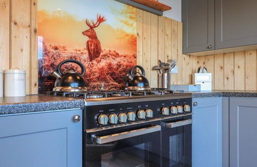 Breakish Cottage | Discover Doune Bay Lodge: Pet-Friendly Cottage Retreat