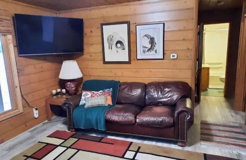 International Falls House | Scenic Dove Island Ventures: Rated 9.2, Family-Friendly Retreat