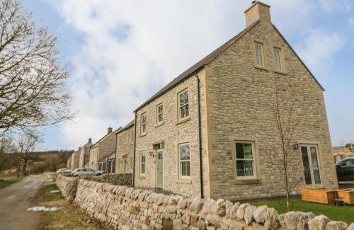 Hartington House | Elegant Dove Meadows House - A 4-Star Retreat Awaits