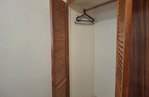 Dover House | Oceanfront Dover Beach House: Pet-Friendly Family Retreat