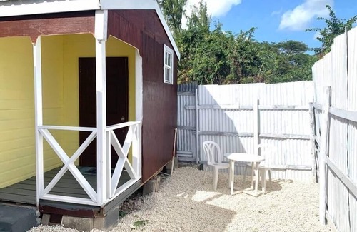 Dover House | Cozy Dover Beach Tiny House with Kitchen and Pet-Friendly Perks