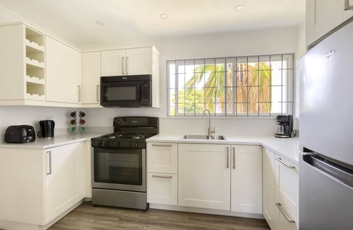 Dover Apartment | Experience Dover Woods Apartments with Ocean Views & Breakfast