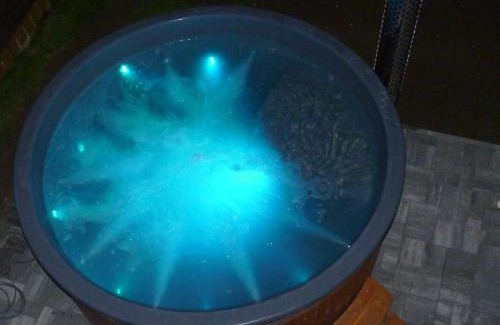 Oravsky Biely Potok House | Family-Friendly Retreat at Dovolenkový dom Dudáš with Hot Tub