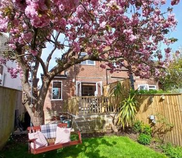 Blandford Saint Mary House | Family-Friendly Retreat at Down by the Riverside