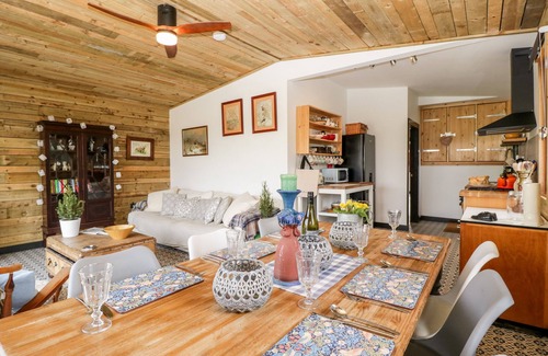Congresbury Cottage | Pet-Friendly Retreat with Garden in Congresbury Awaits You