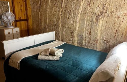 Coober Pedy House | Family-Friendly Retreat at Down to Erth B&B - Rated 9.7/10