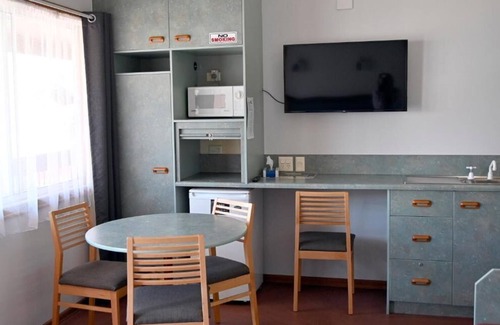 South Toowoomba Hotel | Budget-Friendly Downs Motel with Family Amenities & Breakfast