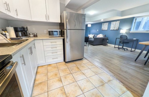 Burlington Apartment | Downtown, 2 Bedroom, Parking | TJS3