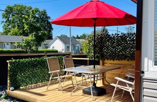 Regional District of Nanaimo House | Cozy Downtown 2B1B Suite - Perfect for Family Stays