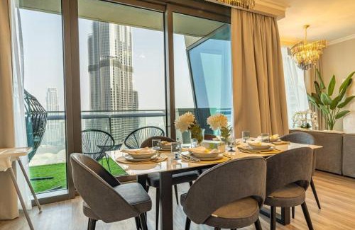 Downtown Dubai Apartment | Premium 3BR with Burj Khalifa & Fountain Views, Rated 10/10