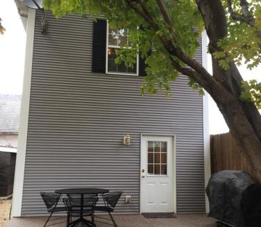 Lebanon Villa | Prime Downtown Retreat on the Bourbon Trail - 10/10 Rated