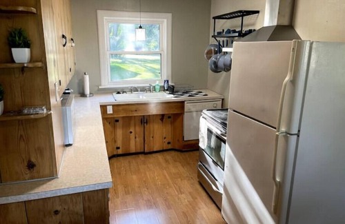 Ames House | Peaceful Getaway in Downtown Ames - Top-Rated Amenities