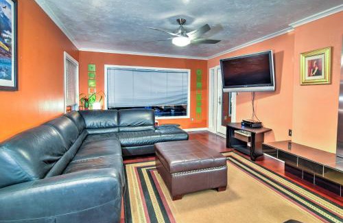 South Addition House | Convenient Downtown Anchorage Home Near Coastal Trail!