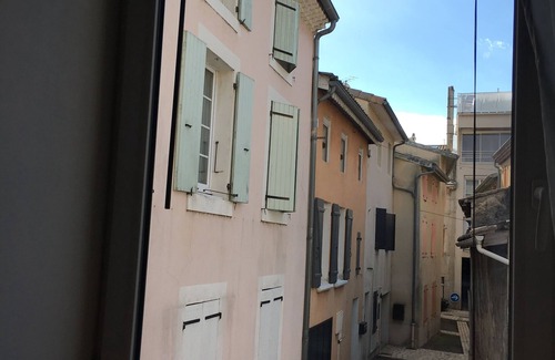 Tain-l'Hermitage Apartment | Tranquil Downtown Apartment Near Rhone Quays - Rated 10/10