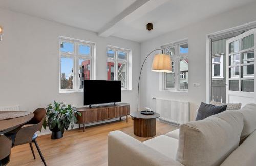 Downtown Apartment | Downtown Apartment with Parking