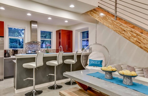 Holly House | Downtown Austin Retreat with Hot Tub, Fire Pit & Golf Green