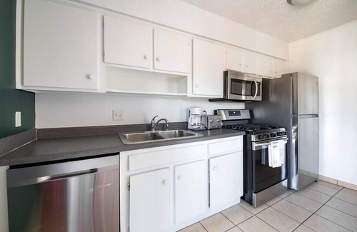 West Campus Apartment | Austin & UT Vibes: Breakfast Included for Your Stay!