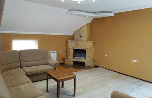 Vanadzor Bed & Breakfast | Eco-Friendly DownTown B&B: Family-Friendly with Hot Tub