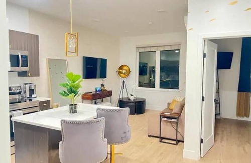 Fells Point Apartment | Premier 2bd Harbor Retreat near JHU & UMMC - 10/10 Rated