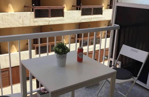 La Malagueta Apartment | Serene Downtown Beach Retreat with Oceanfront Amenities