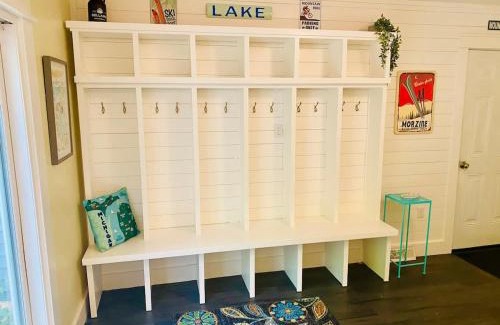 Bellaire House | Dog-Friendly House with Biking & Walk to Downtown Fun
